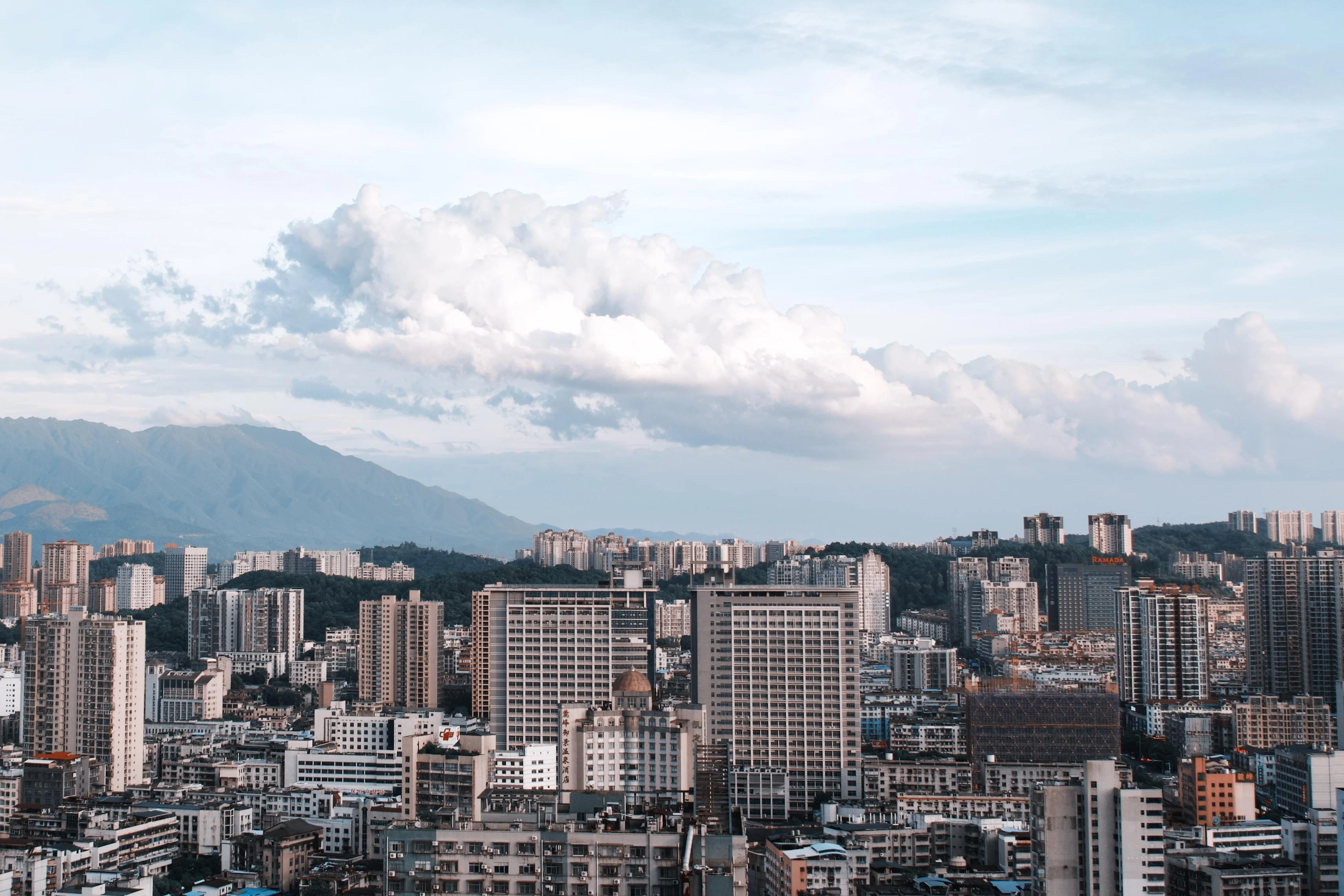 蓝色城市摄影
